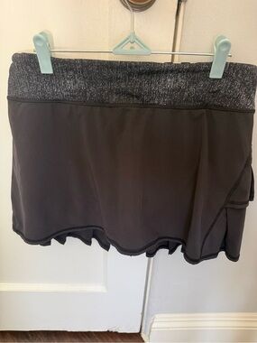 lululemon athletica Black Ruffle Hem Women’s Skort
